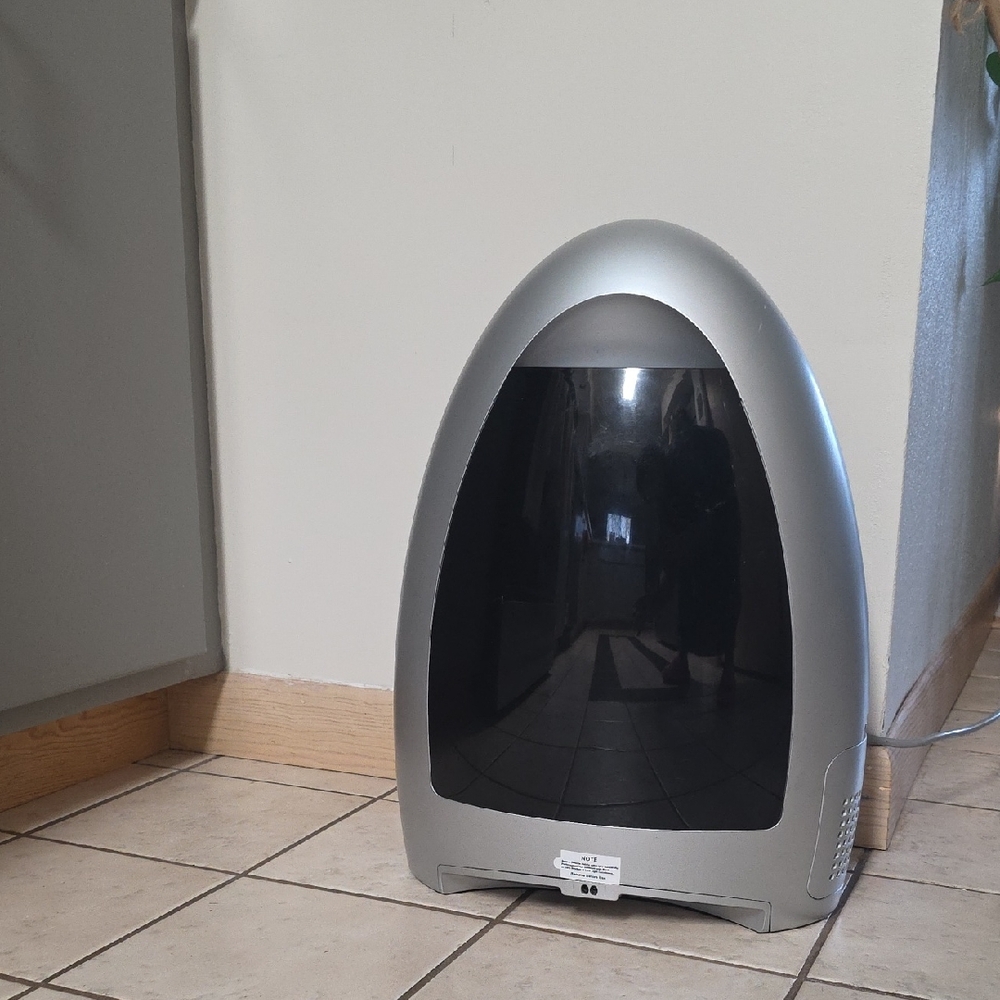 EYE VAC Touchless Vacuum.